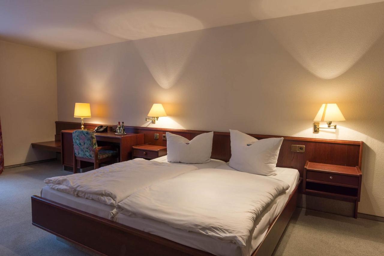 Hotel Altdeutsche Weinstuben Фрайбург Екстериор снимка