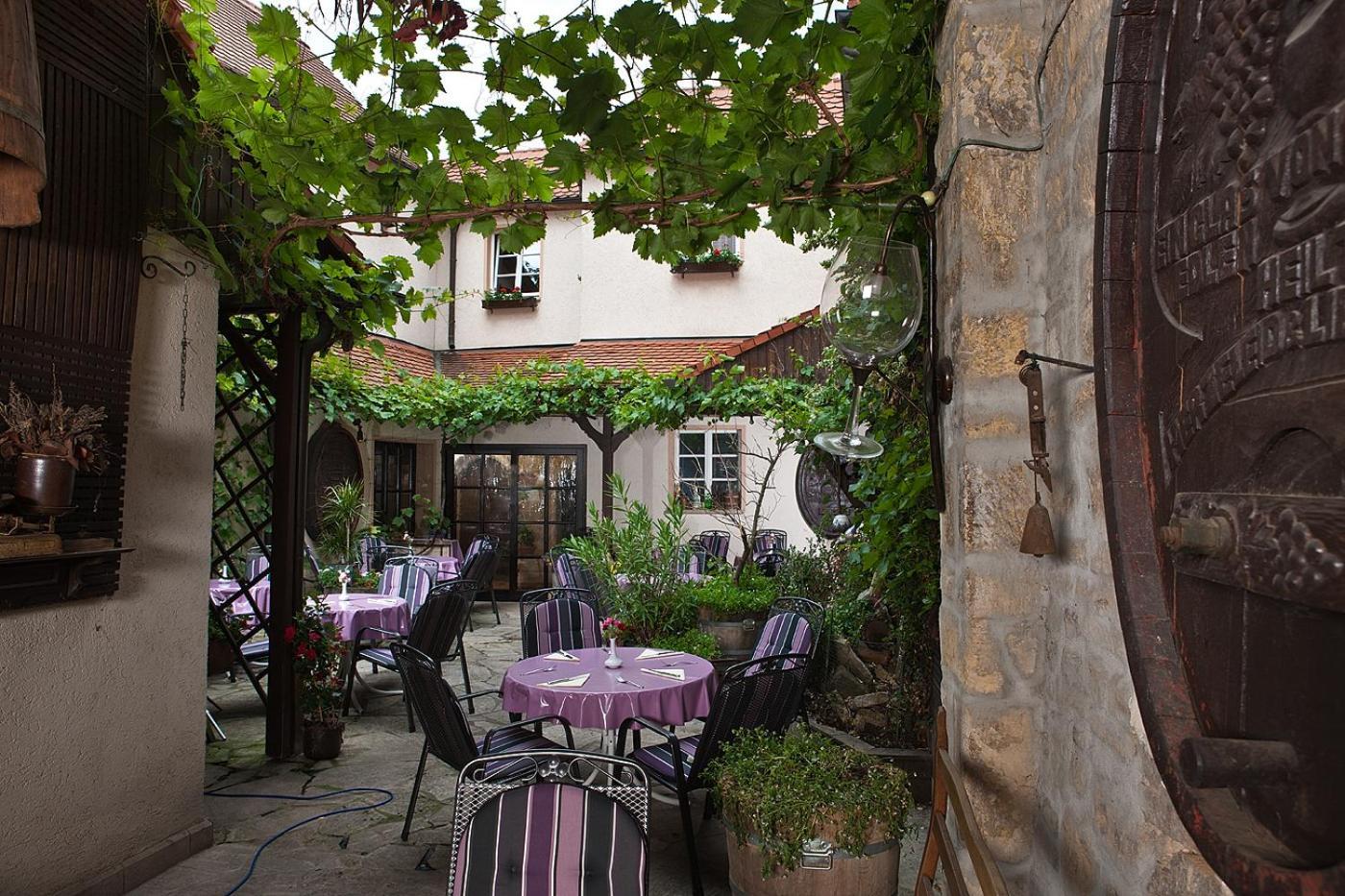 Hotel Altdeutsche Weinstuben Фрайбург Екстериор снимка